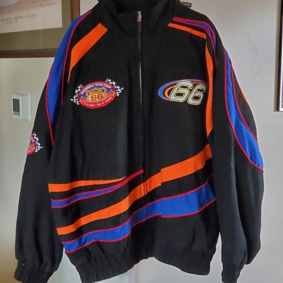 Darrell Waltrip Victory Tour 2000 - Picture 1 of 7